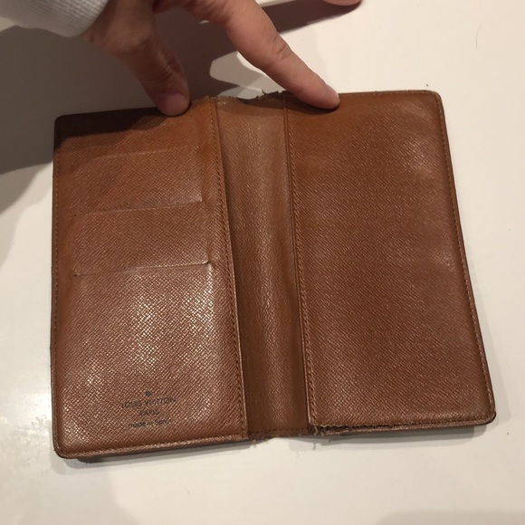 AUTHENTIC ✔️ Louis Vuitton Wallet - Purchased from Tradsey - Picture 4 of 10